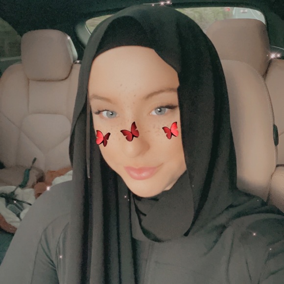 Meet your Posher, Giana - Picture 1 of 1